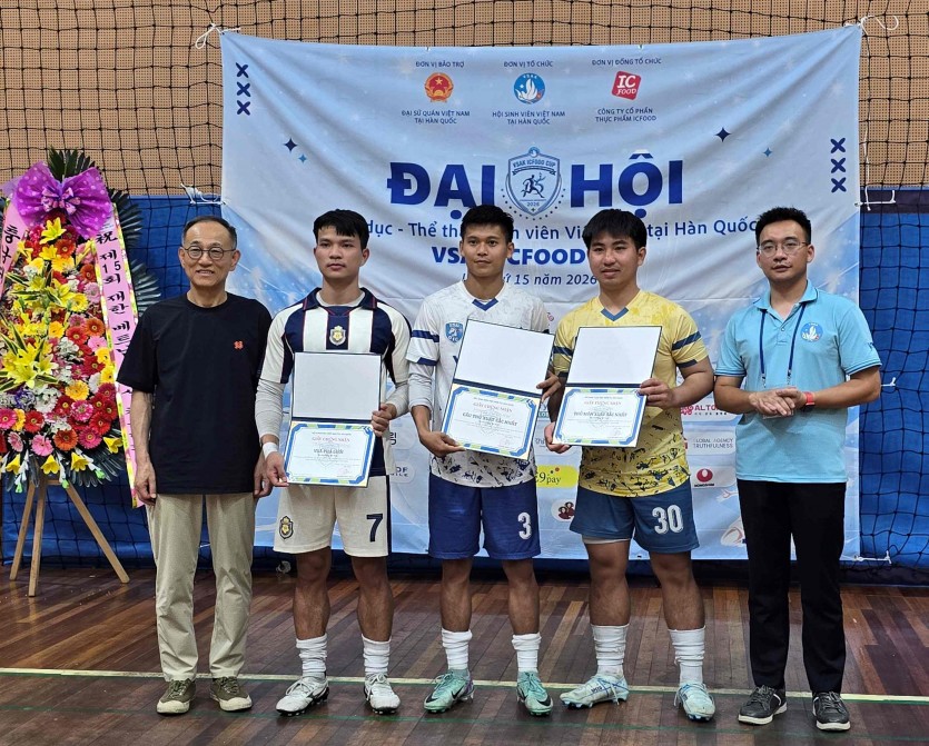 5ed65c9bf6ace6fd13150dda0bea8d55_1785141718_0933.jpg